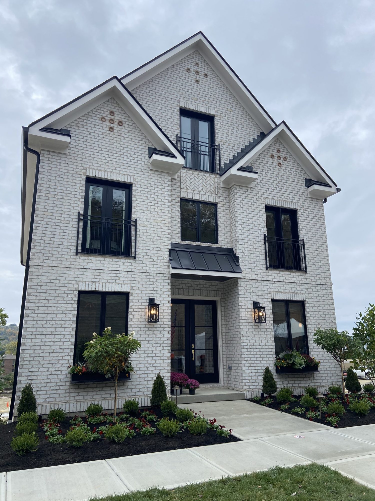 Alpine-Select-QS-with-Soft-White-Mortar-and-River-S