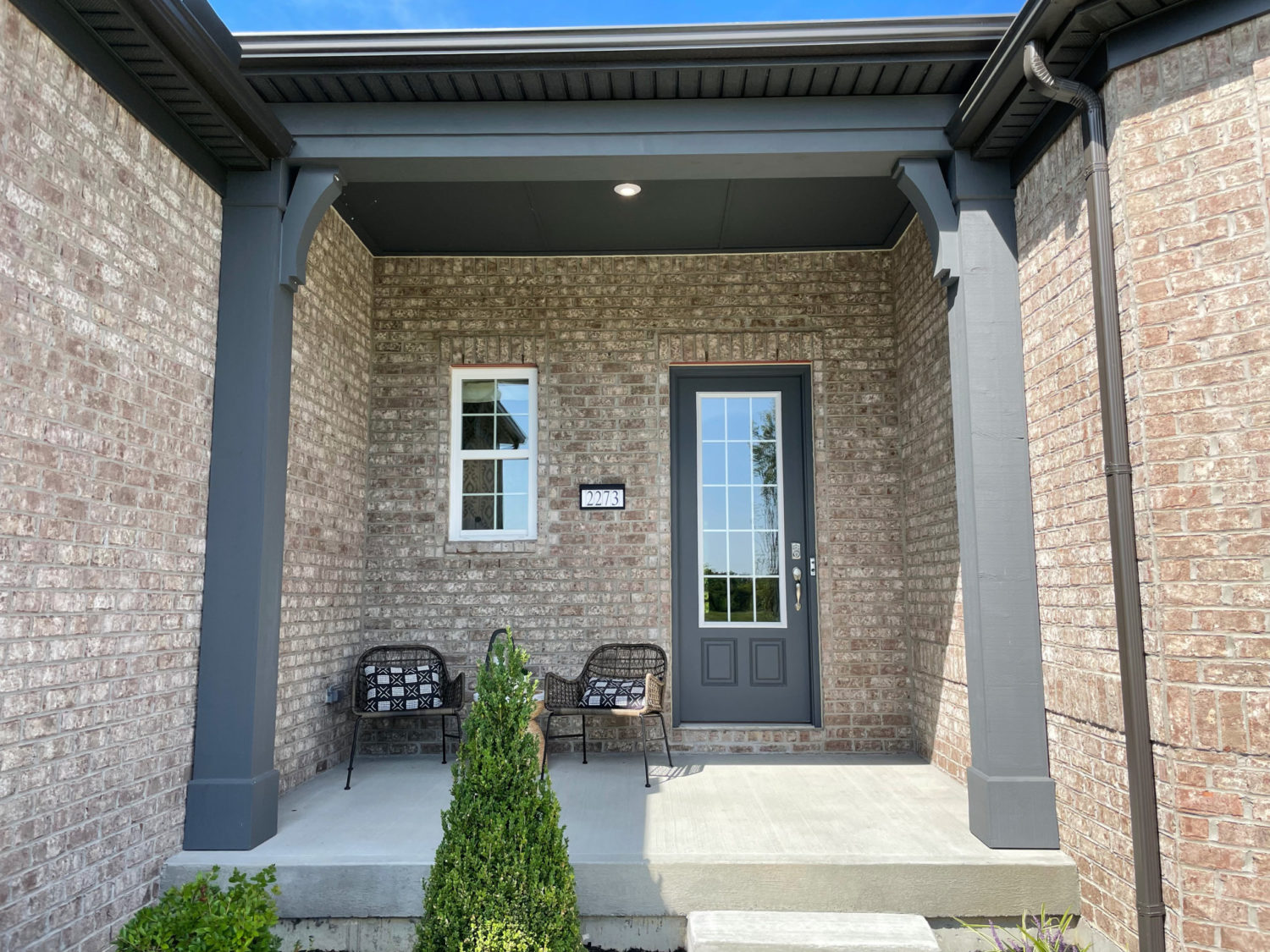 STA-Graymoor-Gray-TV-000-18-scaled-1500x0-c-default