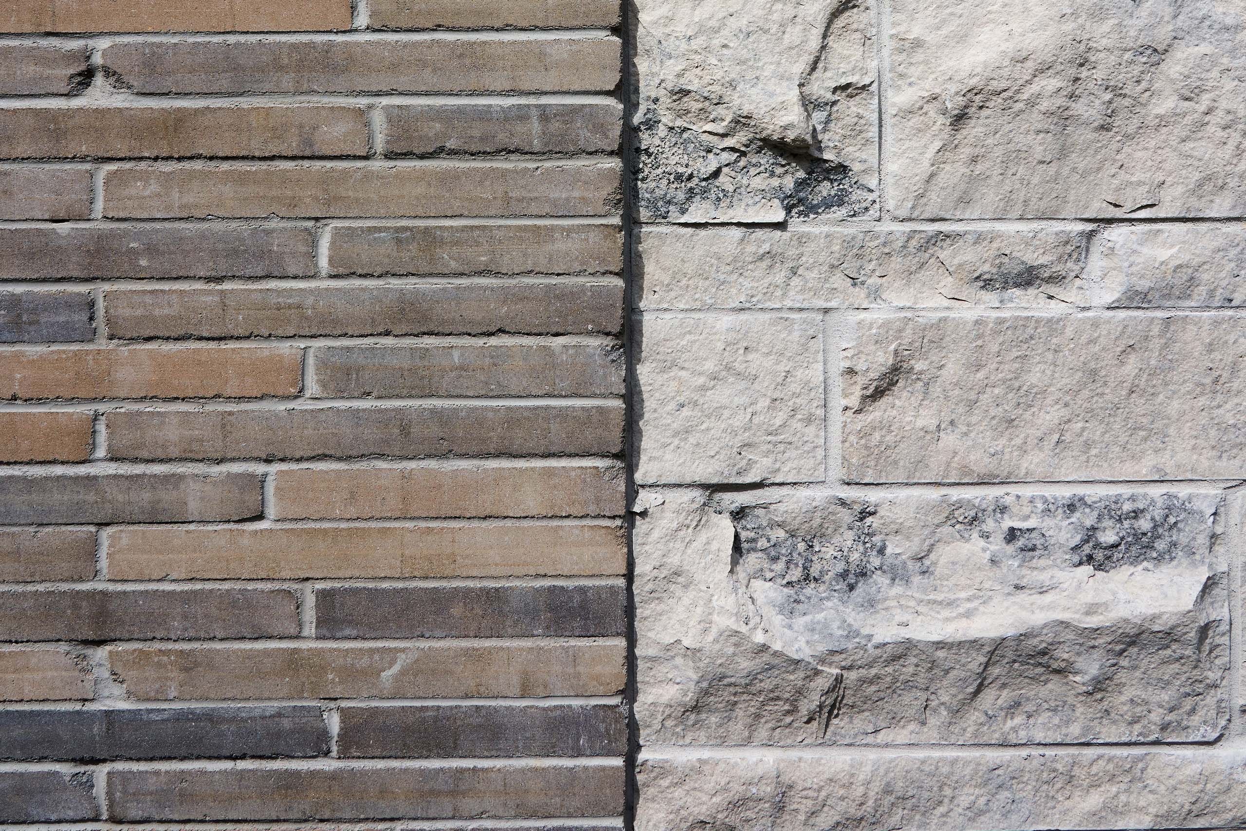 BRICK COLOR: ARRISCRAFT ARCHITECTURAL LINEAR SERIES BRICK MIDNIGHT GREY | MORTAR COLOR: STANDARD GREY
STONE COLOR: ARRISCRAFT ADAIR® PARLIAMENT, RENAISSANCE® NUTMEG, ADAIR® LANDSCAPING
BUILDER: SINCLAIR HOMES | MASON: DN CONSTRUCTION
PHOTOGRAPHER: JENS LANGEN