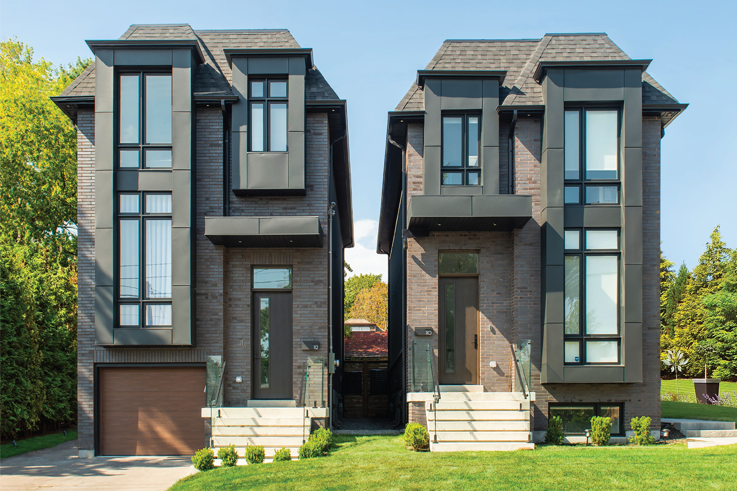 BRICK COLOR: WATSONTOWN BRICK COAL KT | MORTAR COLOR: BLACK
ARCHITECT: HUIS DESIGN | BUILDER: RIDGEWOOD GROUP
MASON: JF CONSTRUCTION | PHOTOGRAPHER: MATT TIBBO